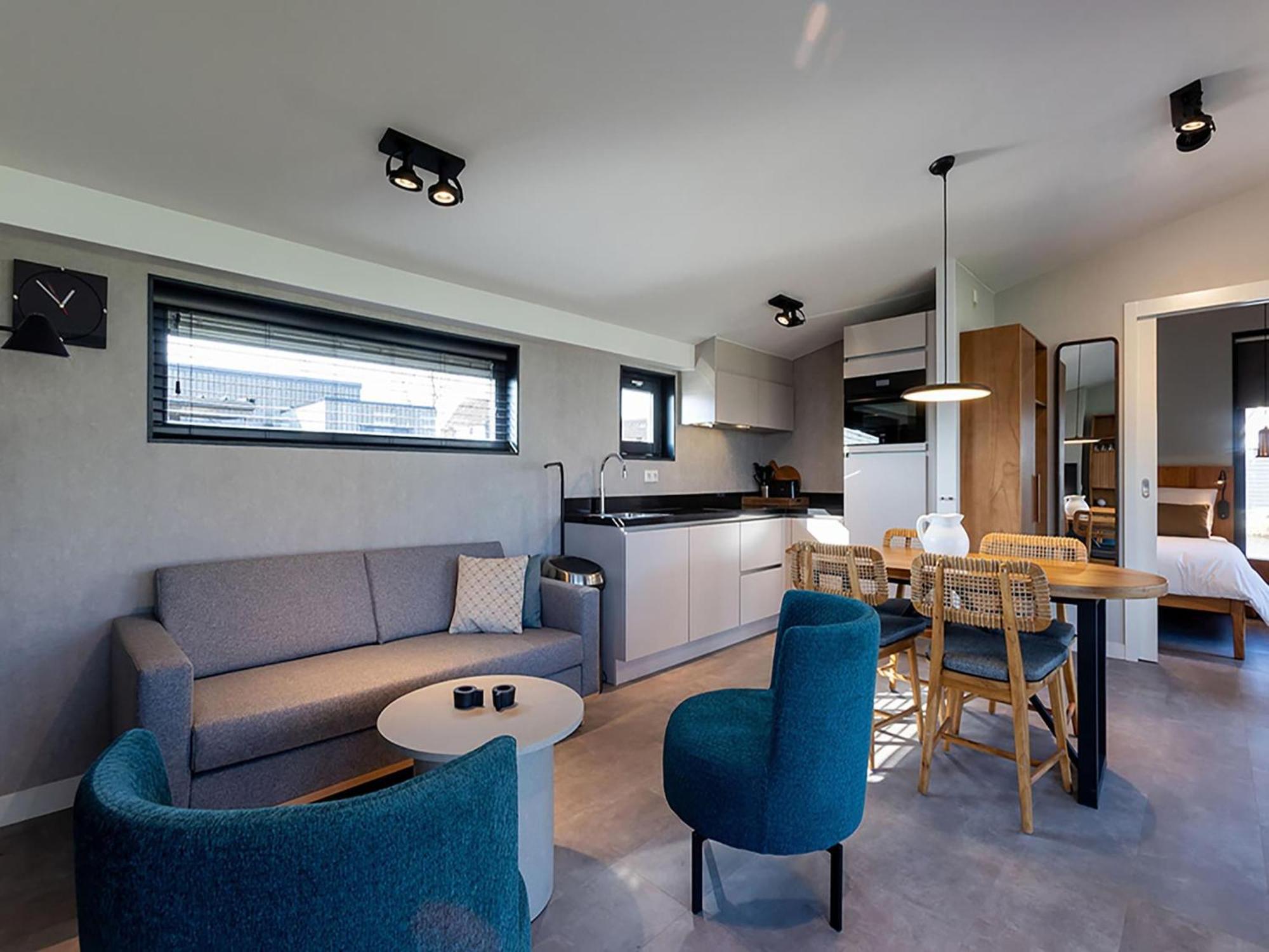 Luxury Docklodge On The Water Delfstrahuizen Exterior photo
